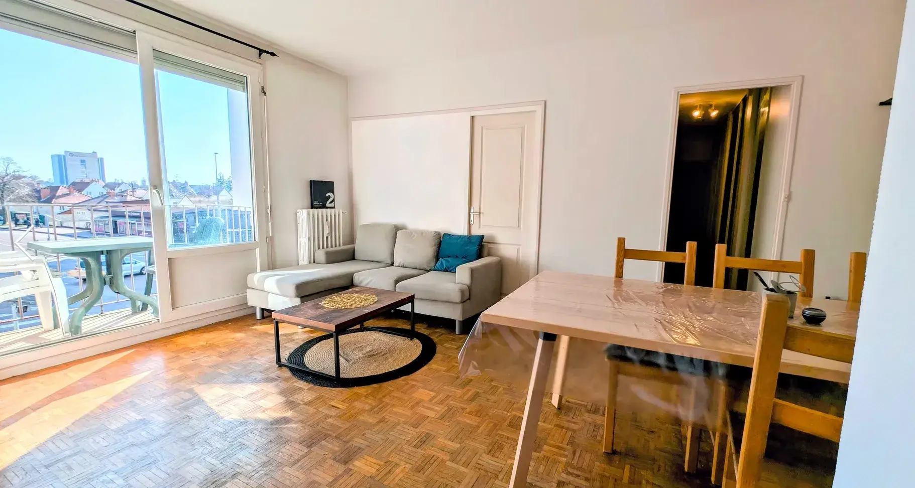 Salon appartement T4 colocation