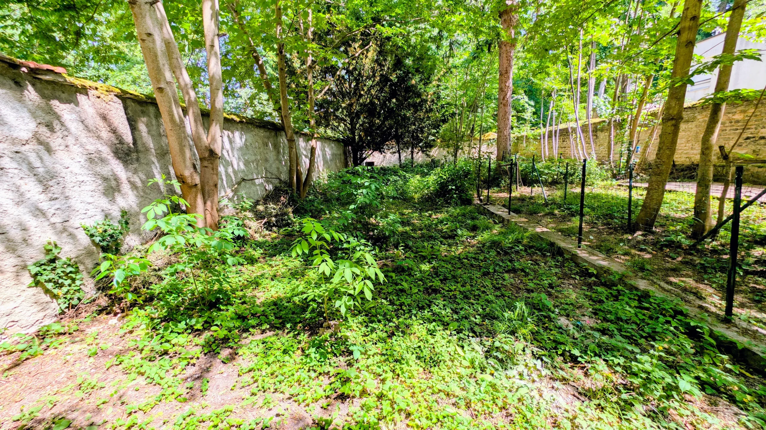 Jardin Appartement T2 de 24 m² à Dijon